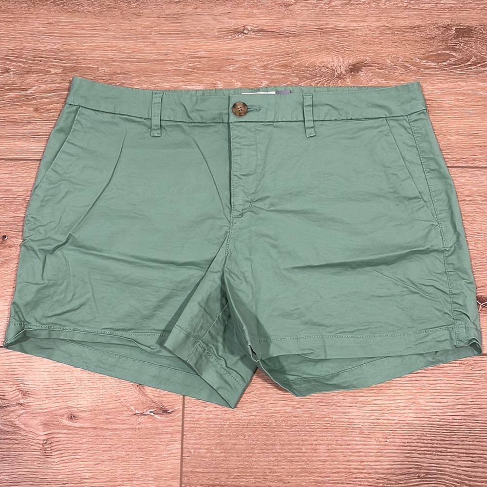 Old Navy High Rise Green Chino Shorts Women's Size 10 Stretch Casual Shorts